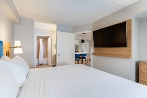 2 Bedroom Suite - Image 2