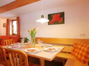 Ferienwohnung 'Rose' mit Gemeinschaftsgarten, Balkon und Wi-Fi - Image 4