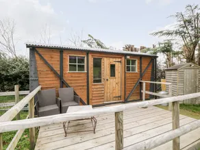 Cottage with garden - Image 2