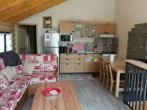 Family-oriented holiday home with barbecue & terrace | Mountain view - Image 4
