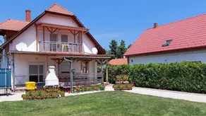 Apartamento vacacional con barbacoa, terraza y piscina - Image 3