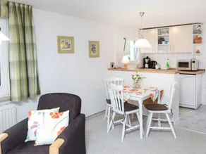 Child-friendly holiday apartment with garden, barbeque & terrace - Image 3