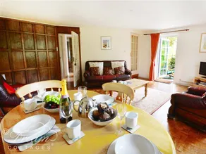 Child-friendly wonderful cottage with garden - Image 5