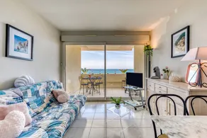 Holiday apartment with terrace & pool | Beach view - Image 3