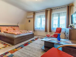 Flat with barbecue, private pool & terrace - Image 5