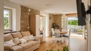 Villa with garden, terrace & private pool - Image 3