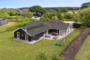 Fully equipped holiday home with garden, jacuzzi & BBQ | Pets are welcome - Image 2