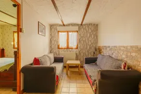Cottage with garden, terrace & BBQ - Image 3