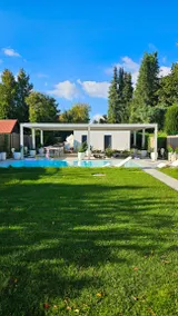 Appartement avec jardin, piscine privée et barbecue | Vue piscine - Image 4
