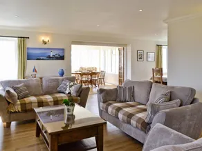 Cottage with garden, hot tub & BBQ | River view - Image 3