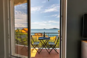 Appartement de vacances adapté aux familles avec terrasse et jacuzzi | Vue ville - Image 5