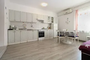 Studio with pool and barbecue - Image 4