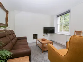 Cottage with garden - Image 3