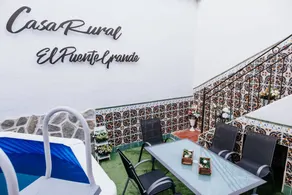 Casa con piscina privata, terrazza e giardino | Vista sulla città | Ideale per lavorare da remoto - Image 3