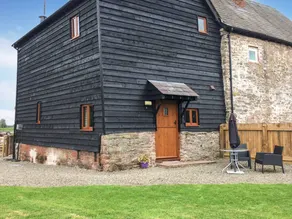 Cottage with garden - Image 2
