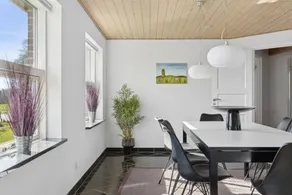 Renovated house with view and large terrace - Image 3