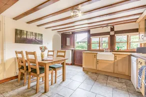 Cottage with garden, terrace & BBQ - Image 5