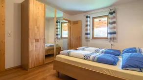 Flat with barbeque & garden - Image 5