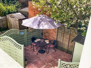 Cottage with garden | River view - Image 2