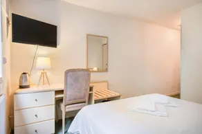 Dedicated room with garden & terrace - Image 5