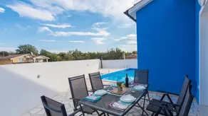 Charmantes Ferienhaus mit Grill, Garten und Terrasse - Image 2