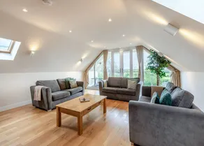 Cottage with garden & jacuzzi - Image 2