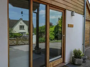 Cottage with garden - Image 3