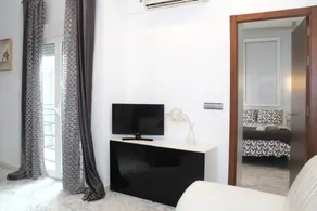 Flat | Near Puerta de la Macarena - Image 3