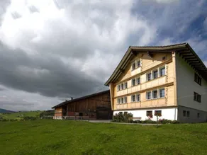 Fully equipped holiday apartment with BBQ, terrace & garden | Mountain view - Image 2