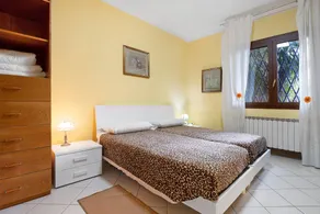 Appartement avec jardin et internet haut débit | Vue jardin | Parfait pour le travail à distance - Image 2