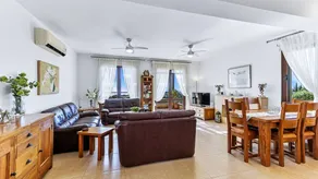Atractiva villa apta para niños con barbacoa, piscina privada y jardín | Vistas al mar - Image 5