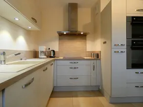 Contemporary Apartment in Epernon with Rooftop, Close to Train Station - Image 2