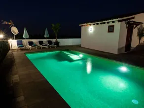 Tolles Ferienhaus mit Grill, Garten und privatem Pool - Image 4