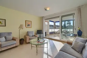 Children-friendly ample holiday apartment with pool & garden - Image 3