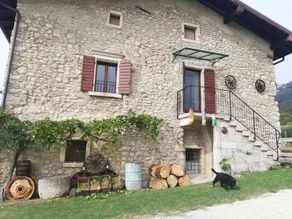 Casa Loppia Apartment with Mountain View, Wi-Fi and Air Conditioning - Image 2