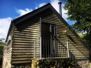 Cottage with garden - Image 2
