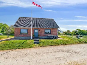 Holiday home with terrace & barbecue - Image 5