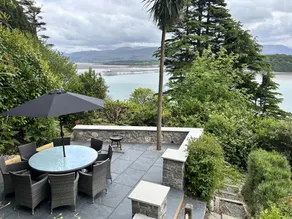 Child-friendly nice cottage with garden, hot tub & terrace | Beach view | Dogs allowed - Image 2