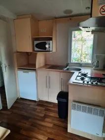 Mobile home with barbecue, terrace & heated pool | Close to the beach | Pet-friendly - Image 3