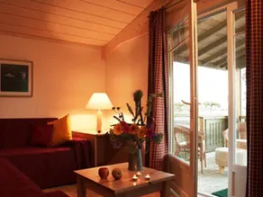 Chalet with heated pool & terrace - Image 5