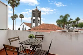 House with terrace | City view - Image 2