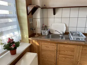 Holiday apartment with BBQ & garden - Image 2