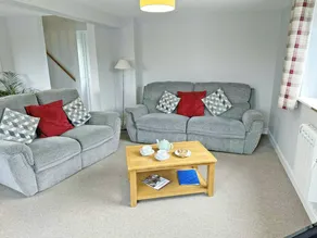 Cottage with garden - Image 3