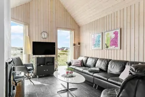 Fully equipped holiday home with barbeque, terrace & hot tub | Close to the beach | Pets allowed - Image 5