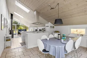 Holiday home with terrace, hot tub & sauna - Image 4