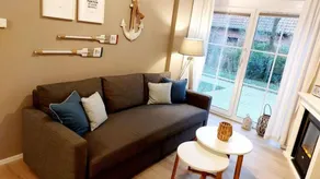 Apartment with terrace - Image 3