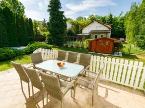 Holiday home with terrace, private pool & garden - Image 2