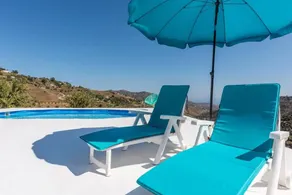 Villa mit Terrasse, Garten und Grill | Poolblick - Image 2