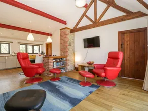 Cottage with garden & barbecue - Image 5