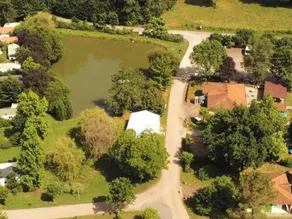 Chalet with terrace & heated pool - Image 2